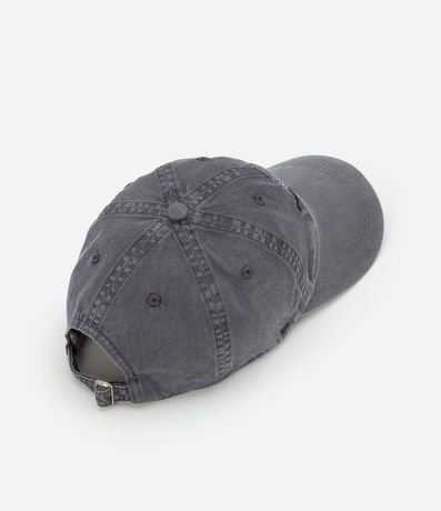 Gorra en Sarga Desteñida con Estampa Lettering Bordada 6