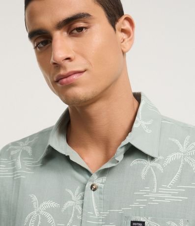 Camisa Relaxed en Tricolina con Bolsillo y Estampa Palmeras 4