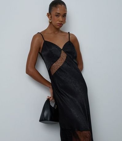 Vestido Evasê Largo en Satén con Detalles de Encaje y Textura 2