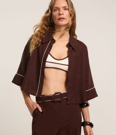 Camisa en Viscolino con Bies Contrastante y Corte de Kimono