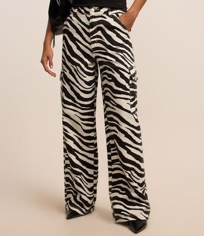 Pantalón Wide en Sarga con Estampa Animal Print de Zebra y Bolsillo Cargo 3