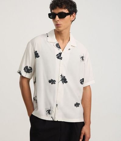 Camisa Boxy en Airflow con Cuello Bowling y Estampa Floral