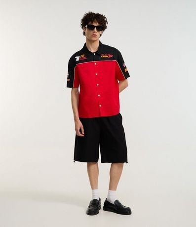 Camisa Boxy en Tricoline con Estampado Estilo Automovilismo y lettering 2