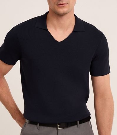 Camisa Polo en Viscosa con Cuello V Texturizada 3