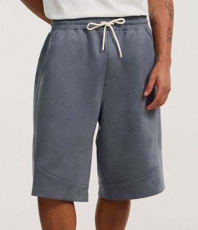 Bermuda Baggy en Gamuza con Detalles en Recortes 2