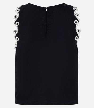 Blusa sin Manga en Viscolino con Bordados Contrastantes 9
