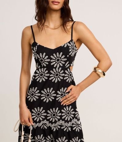 Vestido Evasê Largo en Laise con Bordado Floral Cutout 4