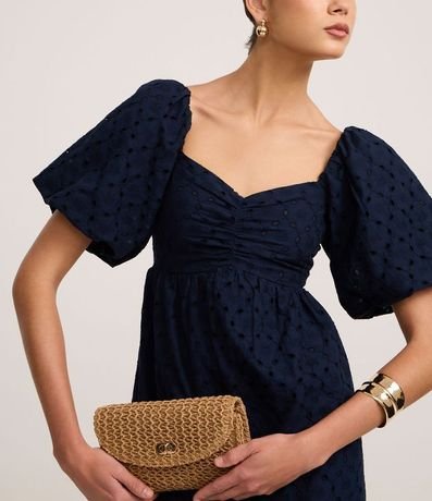 Vestido Corto en Laise con Bordado de Caracolas y Manga Abullonada 4