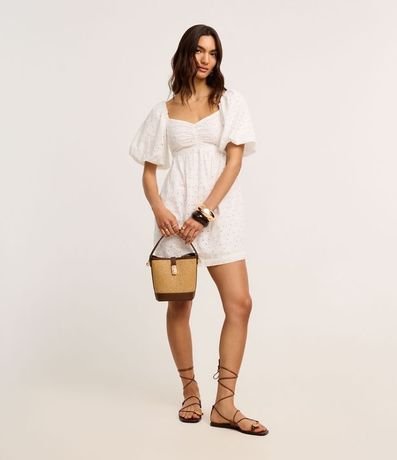 Vestido Corto en Laise con Bordado de Caracolas y Manga Abullonada 2