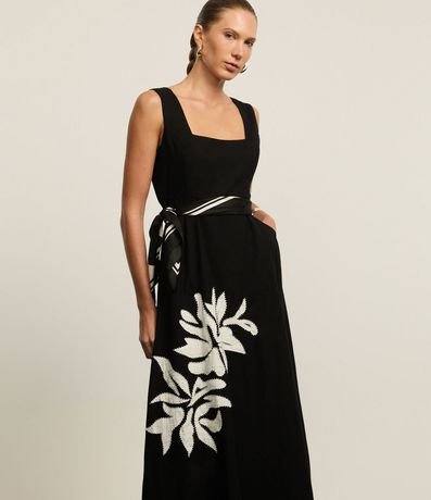 Vestido Evasê Midi Maquinetado con Lino y Bordado Follaje 1
