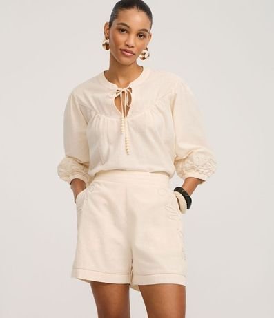 Short en Algodón con Lino y Bordado Lateral 2