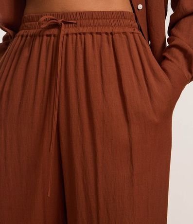 Pantalón Recto Fluida en Cambraia con Cintura Elástica 4