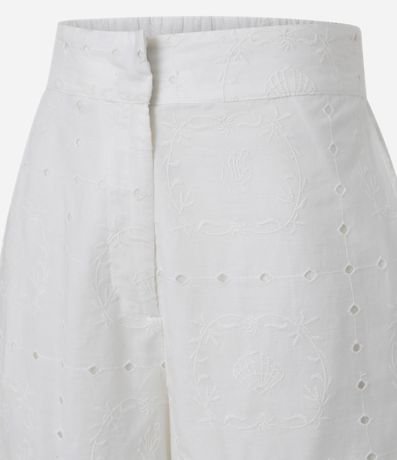 Short Cintura Alta en Laise con Bordados con Furos 7