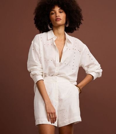 Short Cintura Alta en Laise con Bordados con Furos 5