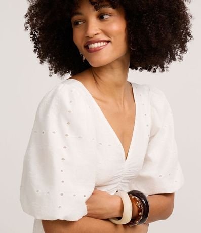 Vestido Recto Largo en Laise con Furos y Bordado de Follaje 3