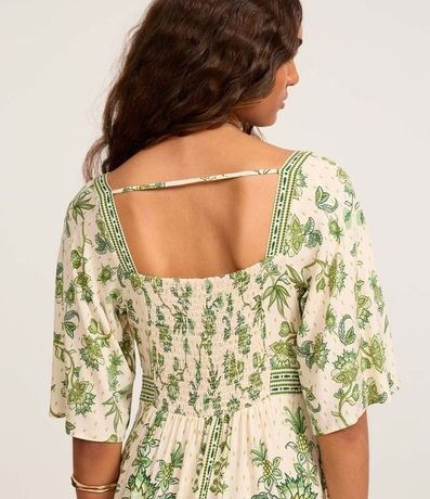 Vestido Evasê Largo en Chalis con Estampa Floral 5