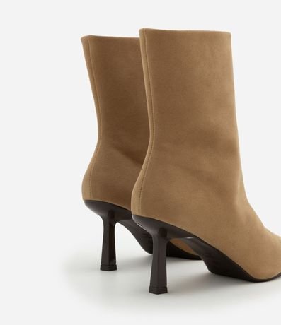 Bota Cano Mediano en Material Sintético con Punta y Salto Fino 4