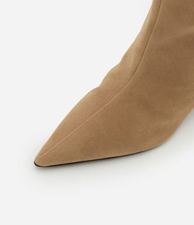 Bota Cano Mediano en Material Sintético con Punta y Salto Fino 5