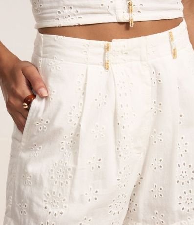 Short Corto con Trabillas con Abalorios y Estampa Floral 3