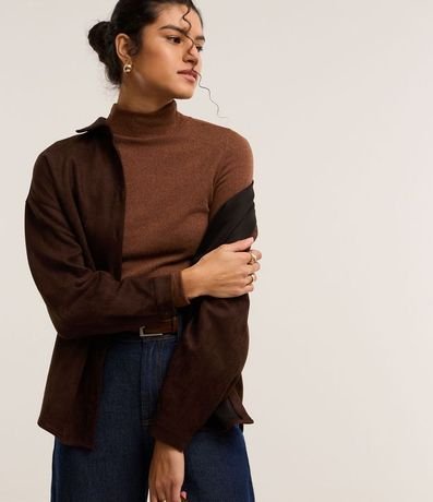 Blusa Texturizada con Cuello Alto y Manga Larga 3