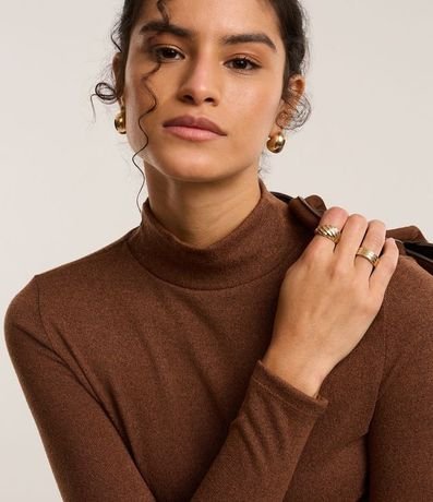 Blusa Texturizada con Cuello Alto y Manga Larga 4