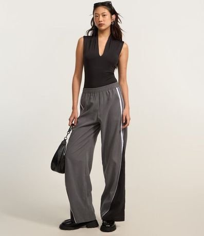 Body en Microfibra con Cuello Alto y Escote V 2