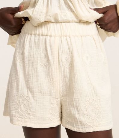 Short Cintura Alta en Cambraia con Efecto Arrugado 5