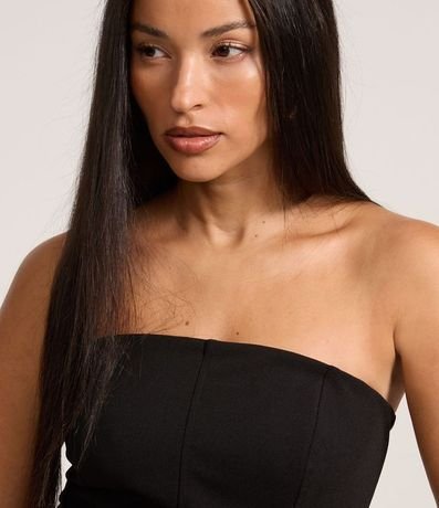 Blusa en Crepé sin Breteles con Recortes Delanteros