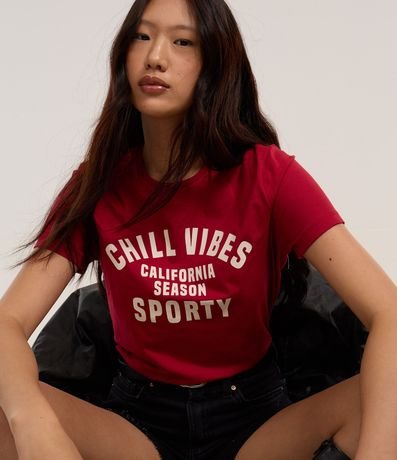 Blusa Baby Look en Algodón con Estampa Chill Vibes