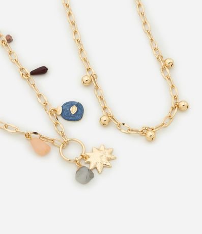 Collar Capas en Eslabones con Efecto Martillado y Colgantes Místicos 2