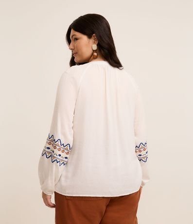 Blusa Bata en Viscosa con Estampa Étnica y Borla Curve & Plus Size 3