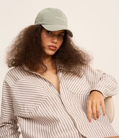 Gorra Ala Curva en Sarga con Bordado C'est la vie