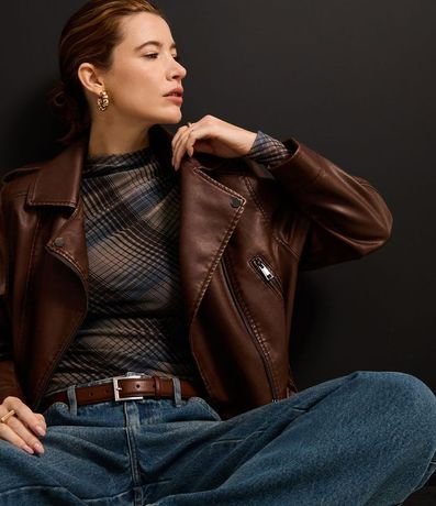 Blusa en Tul con Cuello Alto y Estampa de Cuadros 7