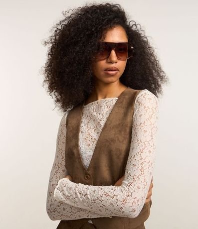 Blusa en Encaje con Bajo Asimétrica 1