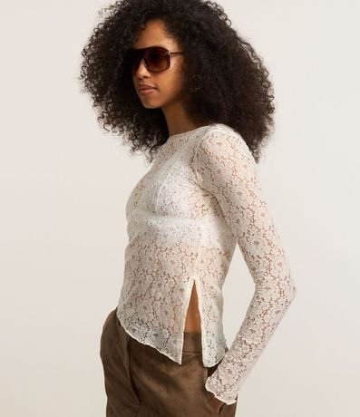 Blusa en Encaje con Bajo Asimétrica 5