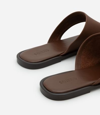 Sandalia Plana Mule en Cuero con Parte Superior Ancha 4
