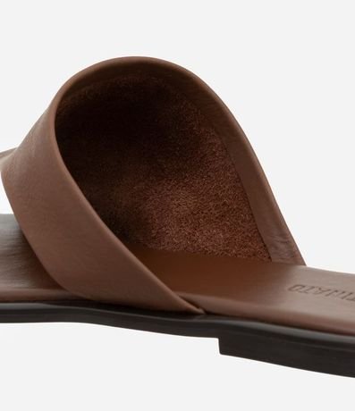 Sandalia Plana Mule en Cuero con Parte Superior Ancha 7