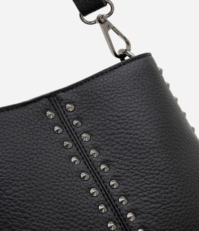 Bolsa Bucket Pequeña con Detalles de Spikes y Metales 5