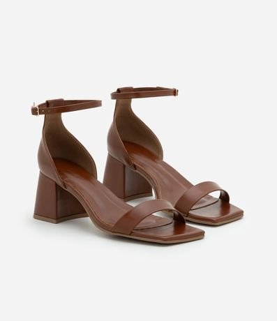 Sandalia Básica con Puntera Cuadrada y Salto Bloco 2