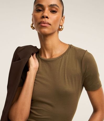 Blusa Básica en Viscosa con Escote Redondo 5