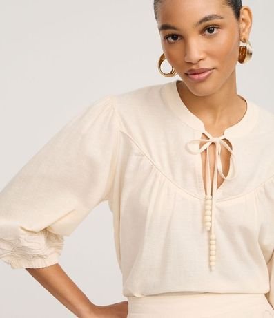 Blusa Bata en Cambraia con Bordado y Elástico en el Puño 3