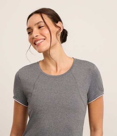 Remera Deportiva en Microfibra con Friso Contrastante 2