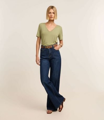 Blusa en Viscosa con Escote V y Manga Corta sin Estampa 4