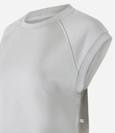 Remera Deportiva en Modal con Manga Raglán Pespontada 5