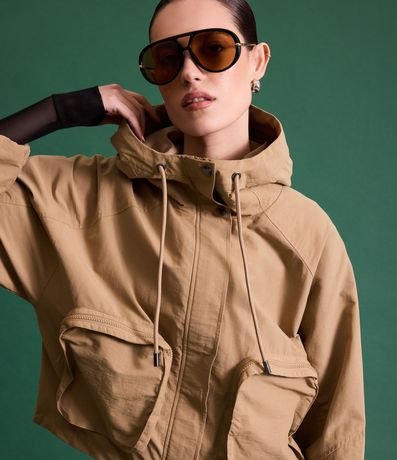 Campera en Sarga con Cuello alto y Bolsillos Delanteros 5