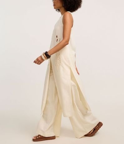 Blusa Túnica en Viscosa con Bordado Floral Cutout 4