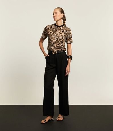 Blusa en Viscosa con Estampa Leopardo y Cuello de Punto Contrastante 2