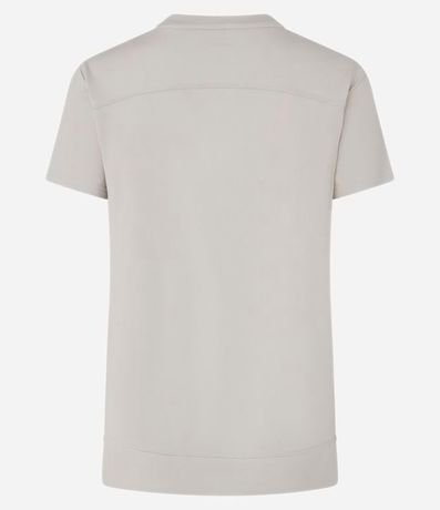 Remera Deportiva en Microfibra Agujerada con Bajo Mullet 5