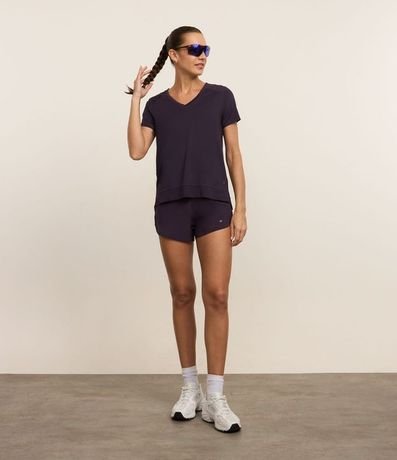 Remera Deportiva en Microfibra Agujerada con Bajo Mullet 2