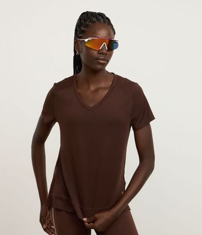 Remera Deportiva en Microfibra Agujerada con Bajo Mullet 1